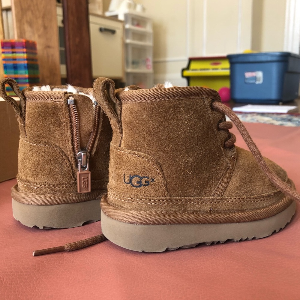 UGG Toddler Size 6 Neumel II Boots (Chestnut)